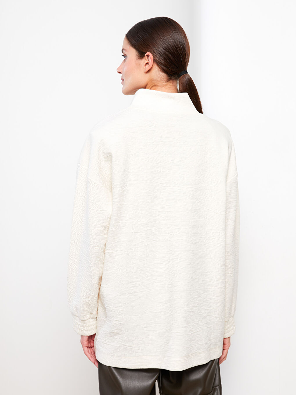 Ekru Dik Yaka Düz Uzun Kollu Kadın Tunik-4