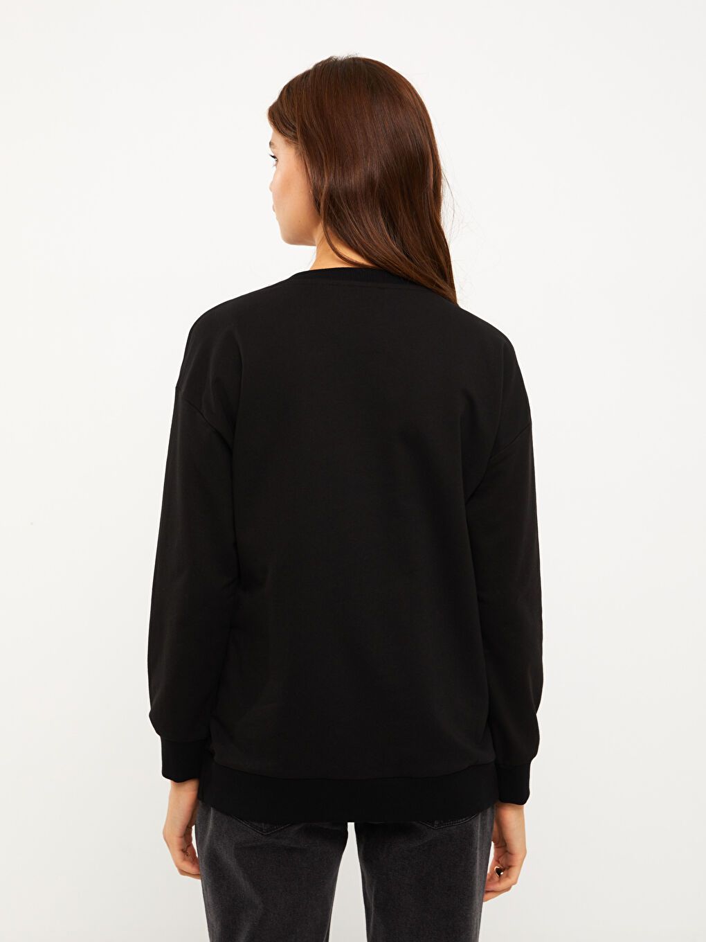 سويت شيرت سادة ياقة دائرية حوامل-4