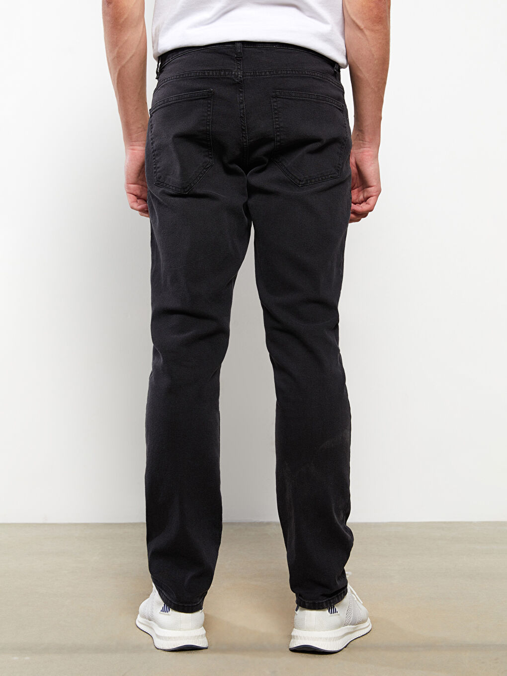 779 جينز بقصة عادية للرجال-3