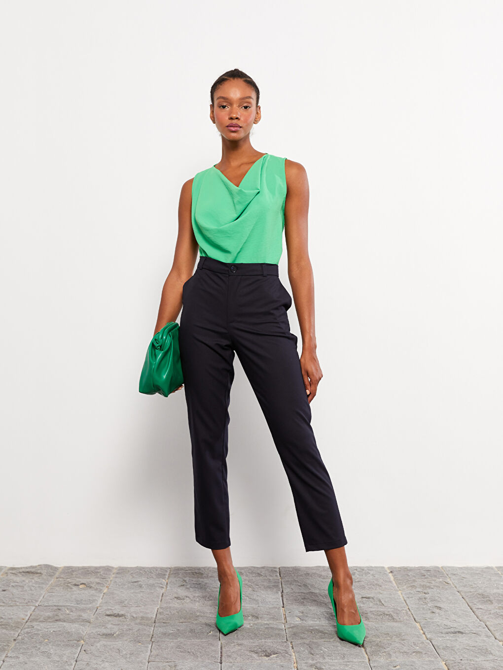Pantalon Régulier Taille Standard Coupe Régulière pour Femmes-1