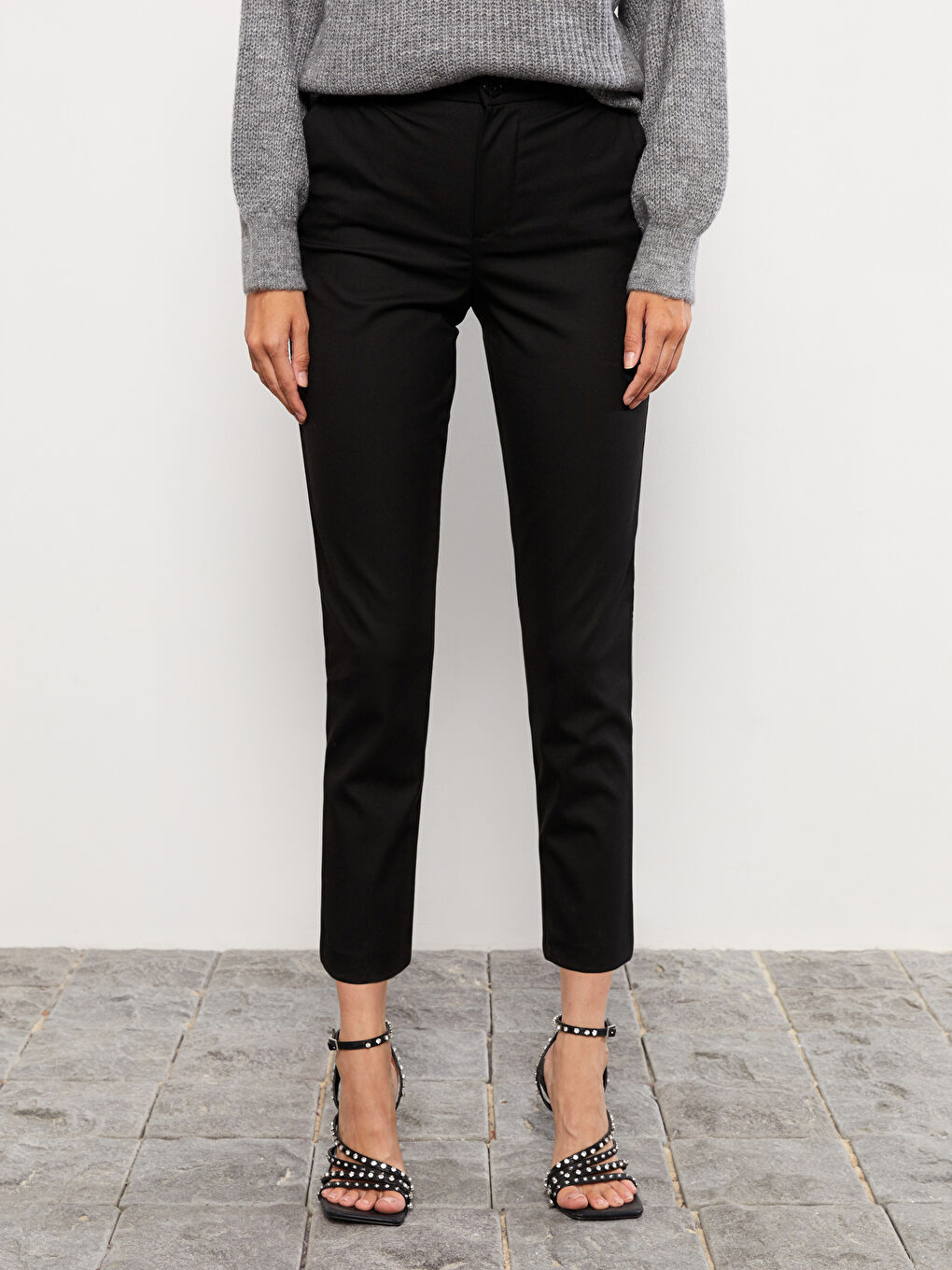 LCW Vision Women's Regular Waist Standard Fit Regular Trousers -W2FM05Z8-RQN
