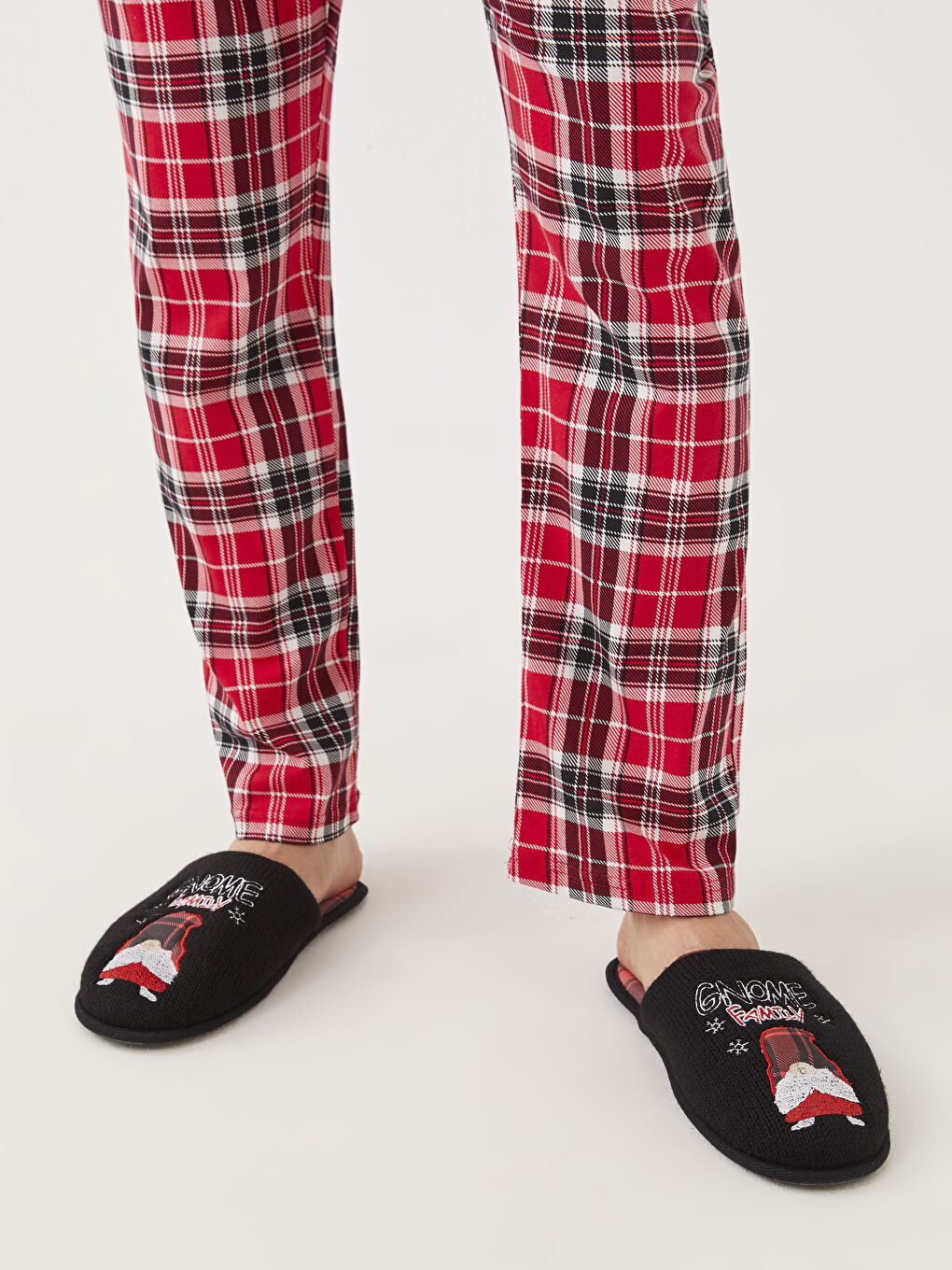 Siyah Yılbaşı Temalı Erkek Ev Terliği-1