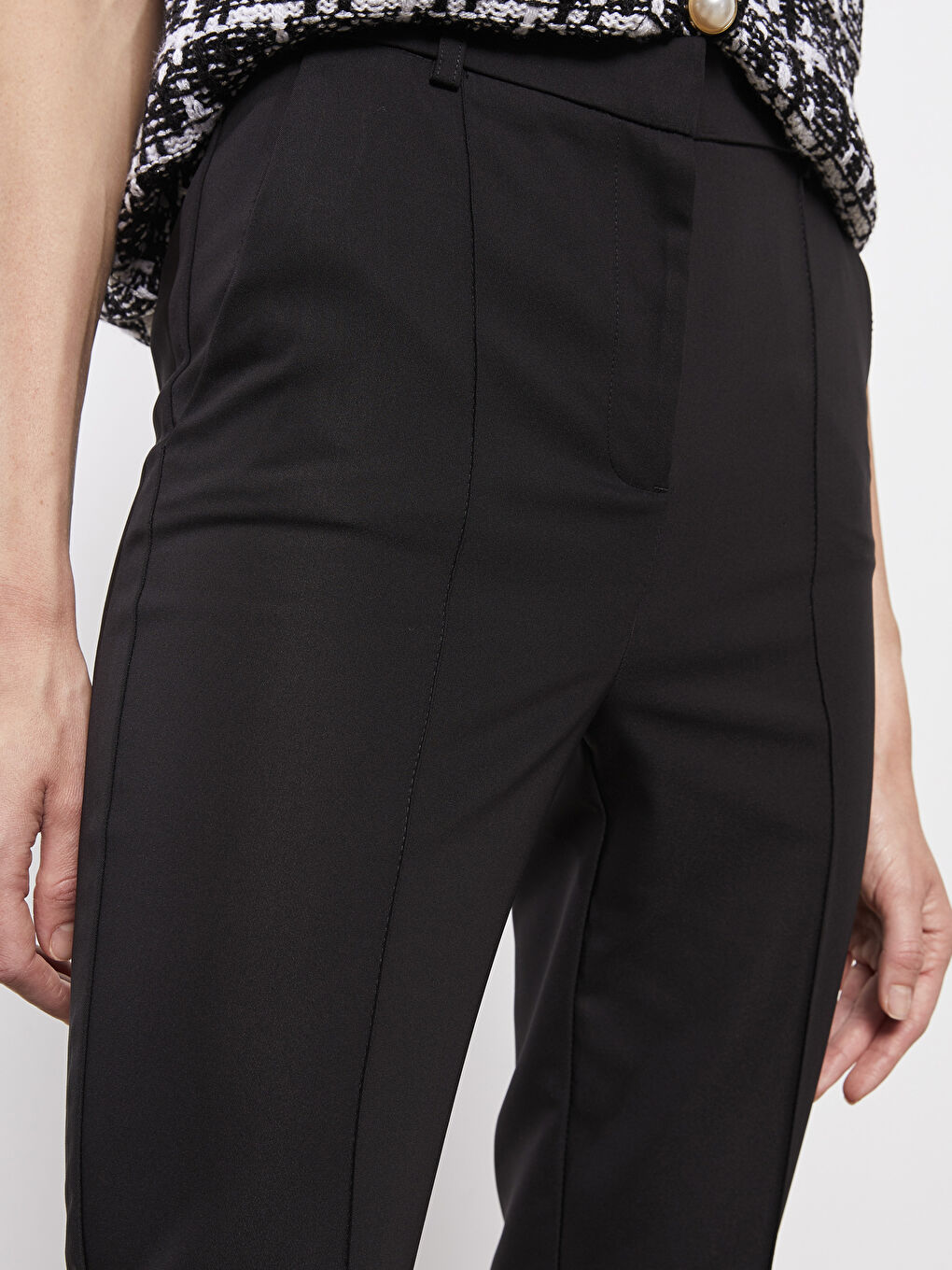 Siyah Kadın Dar Fit Düz Pantolon-3