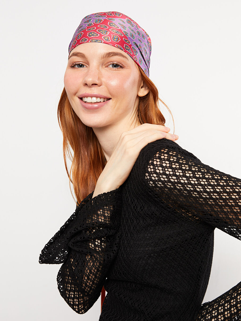 Fuşya Desenli Saten Kadın Bandana