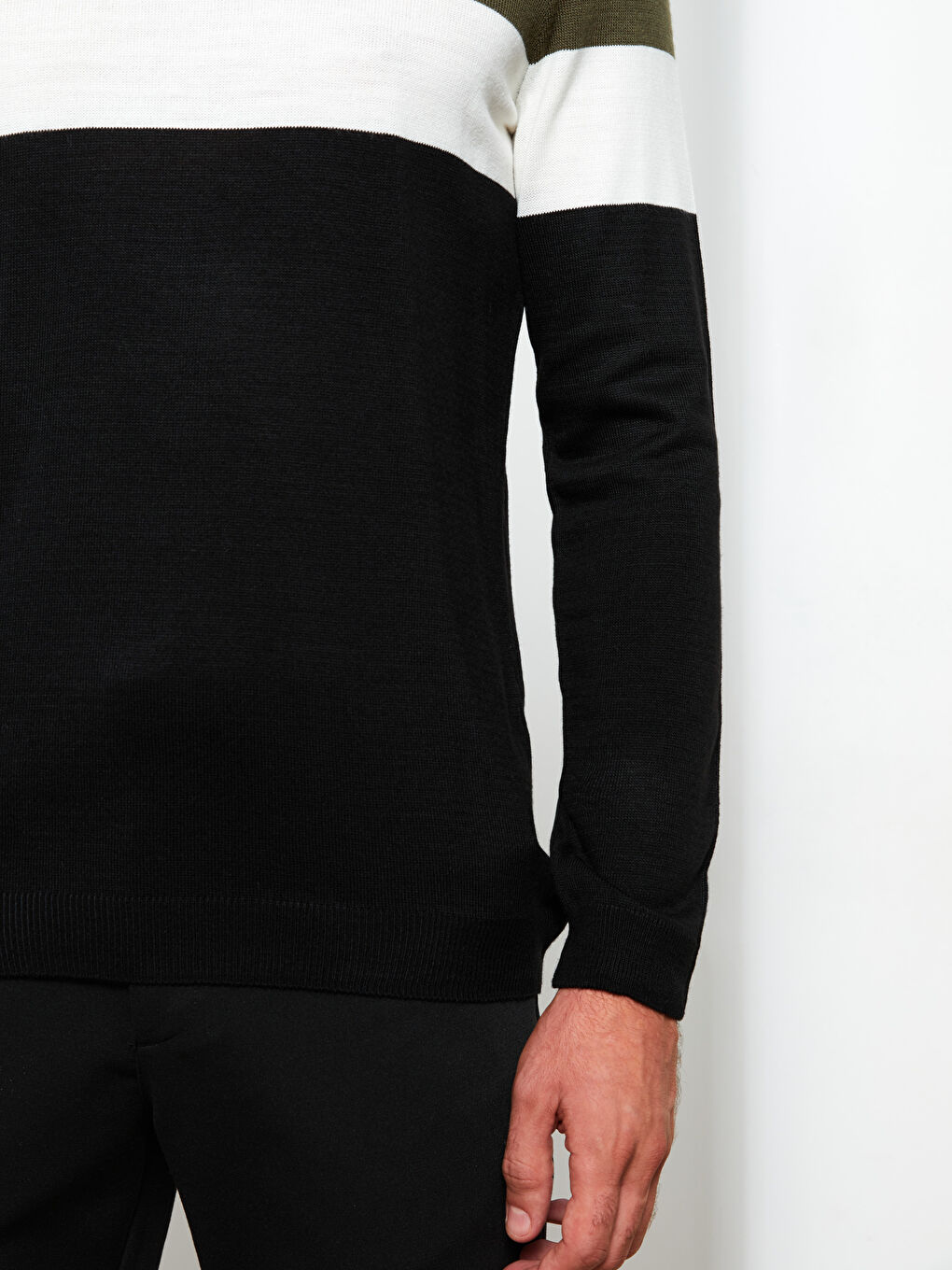 Crew Neck Long Sleeve Color Block Men's Knitwear Sweater-3