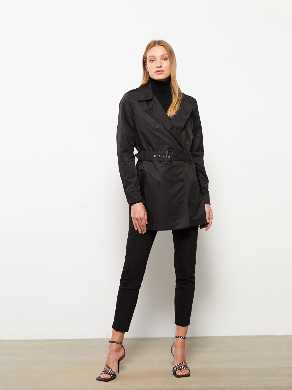 Siyah Ceket Yaka Düz Uzun Kollu Kadın Trençkot-1