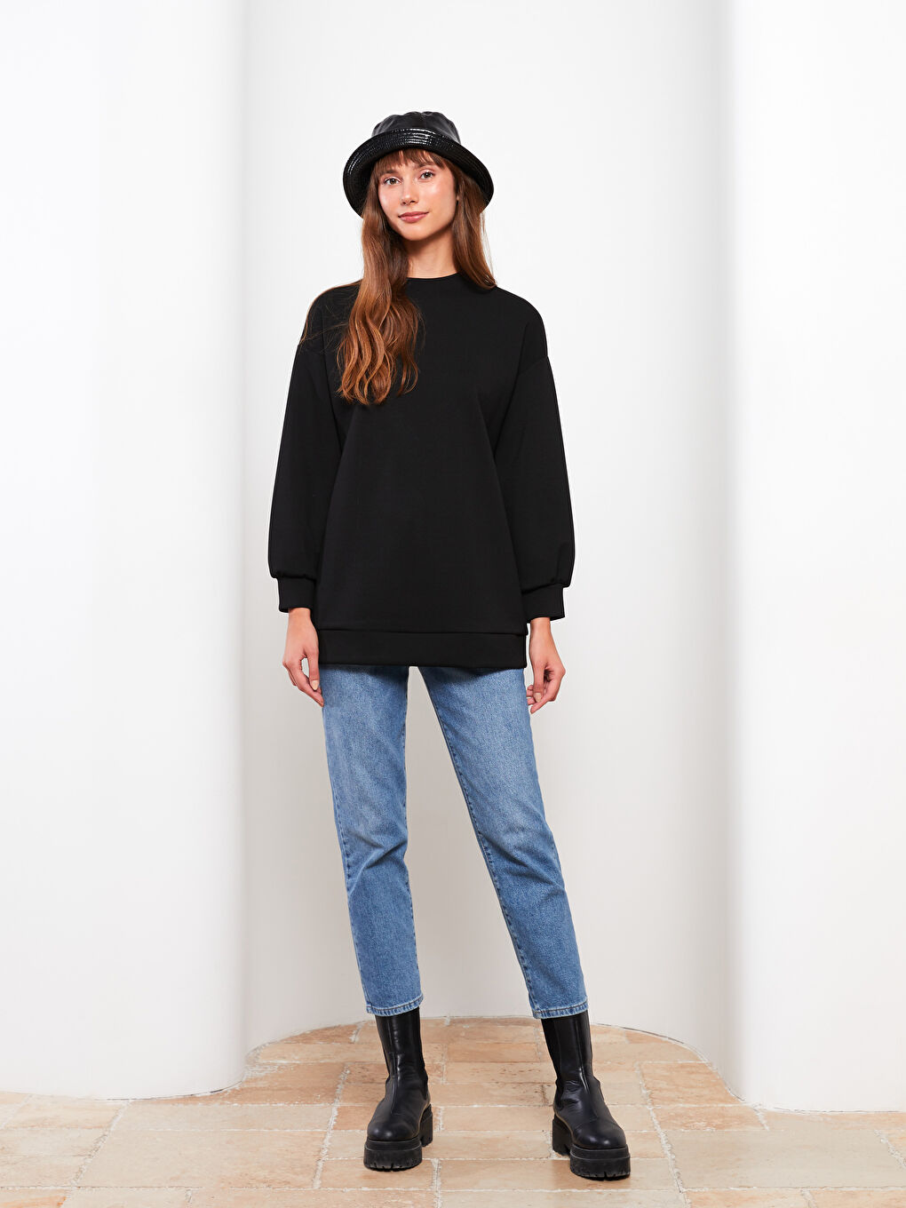 Siyah Bisiklet Yaka Düz Uzun Kollu Oversize Kadın Tunik-4