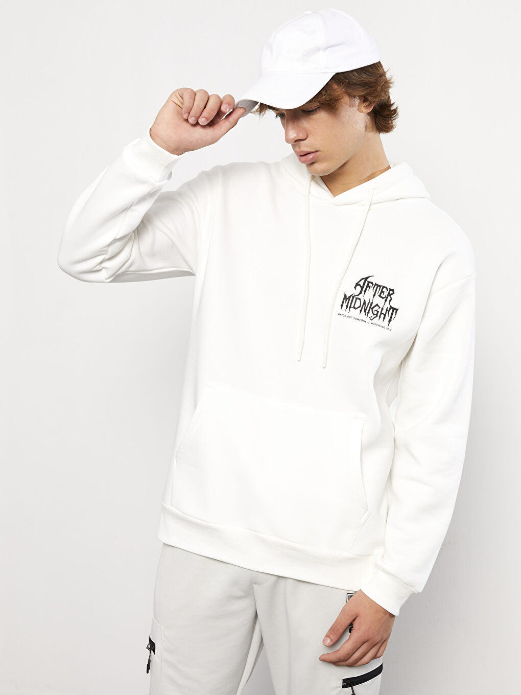 Beyaz Uzun Kollu Baskılı Erkek Kalın Hoodie-1
