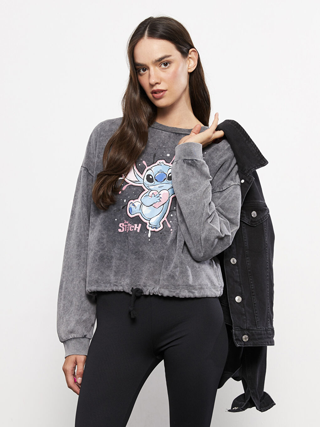 LCW ECO Crew Neck Lilo & Stitch Printed Long Sleeve Women's Sweatshirt -W2FQ88Z8-HFF