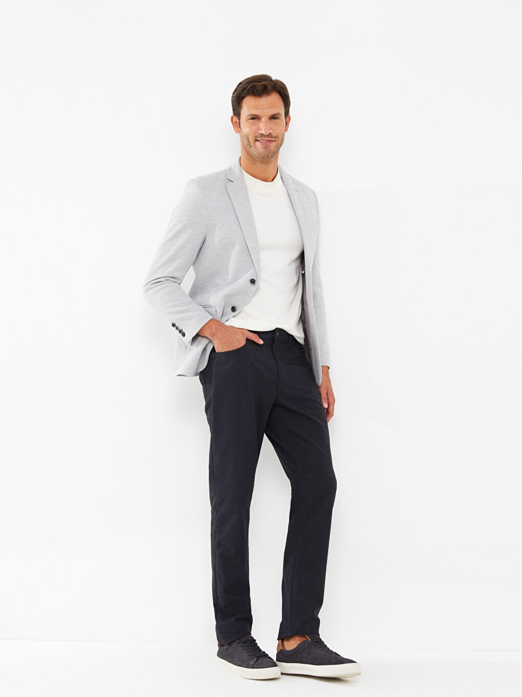 بنطلون رجالي بقصة رفيعة من قماش التويل-1