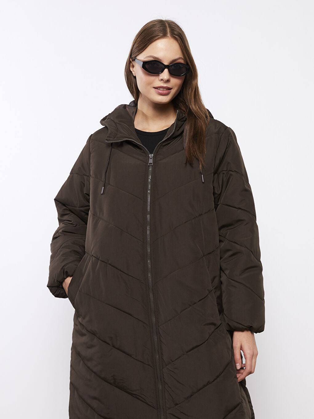 Kahverengi Kadın Kapüşonlu Düz Şişme Mont-2