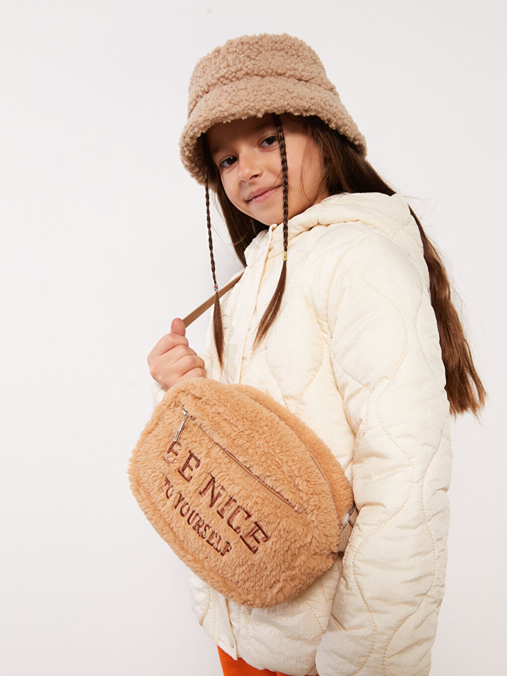 Kahverengi Nakışlı Pelüş Kız Çocuk Çapraz Çanta-1