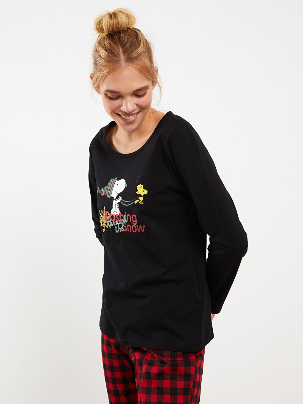 Kırmızı Bisiklet Yaka Snoopy Baskılı Uzun Kollu Kadın Pamuklu Pijama Takımı-3