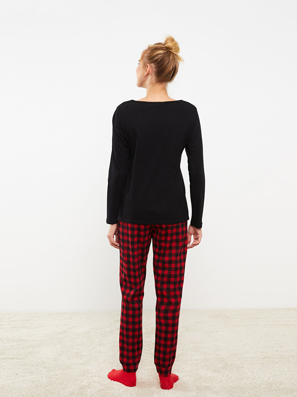 Kırmızı Bisiklet Yaka Snoopy Baskılı Uzun Kollu Kadın Pamuklu Pijama Takımı-8