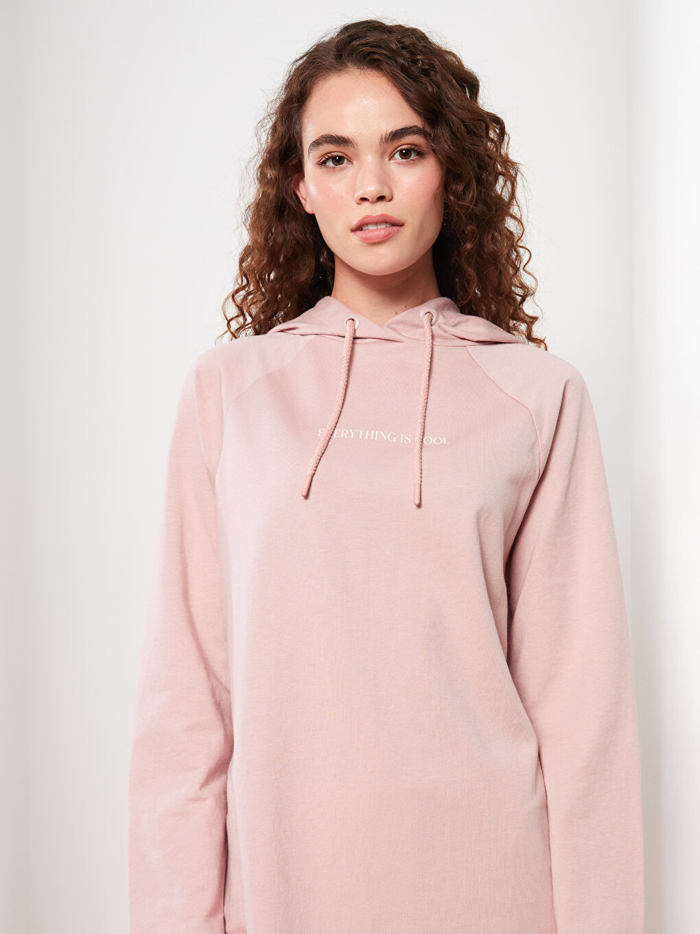 LCW Modest Pembe Kapüşonlu Baskılı Oversize Kadın Sweatshirt Tunik - 1