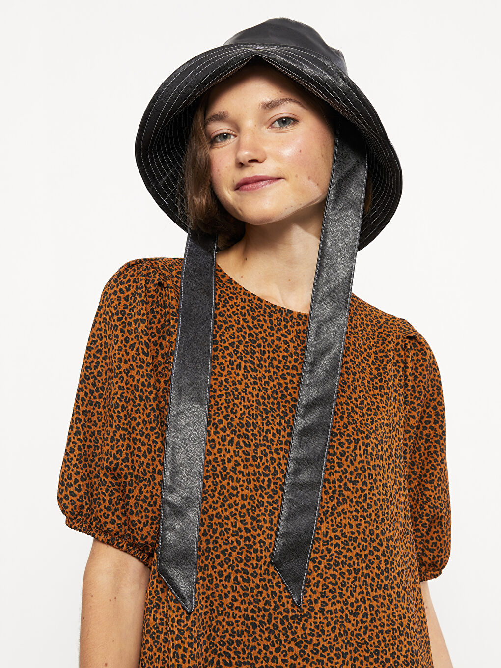 Siyah Bisiklet Yaka Desenli Kısa Kollu Kadın Elbise-2