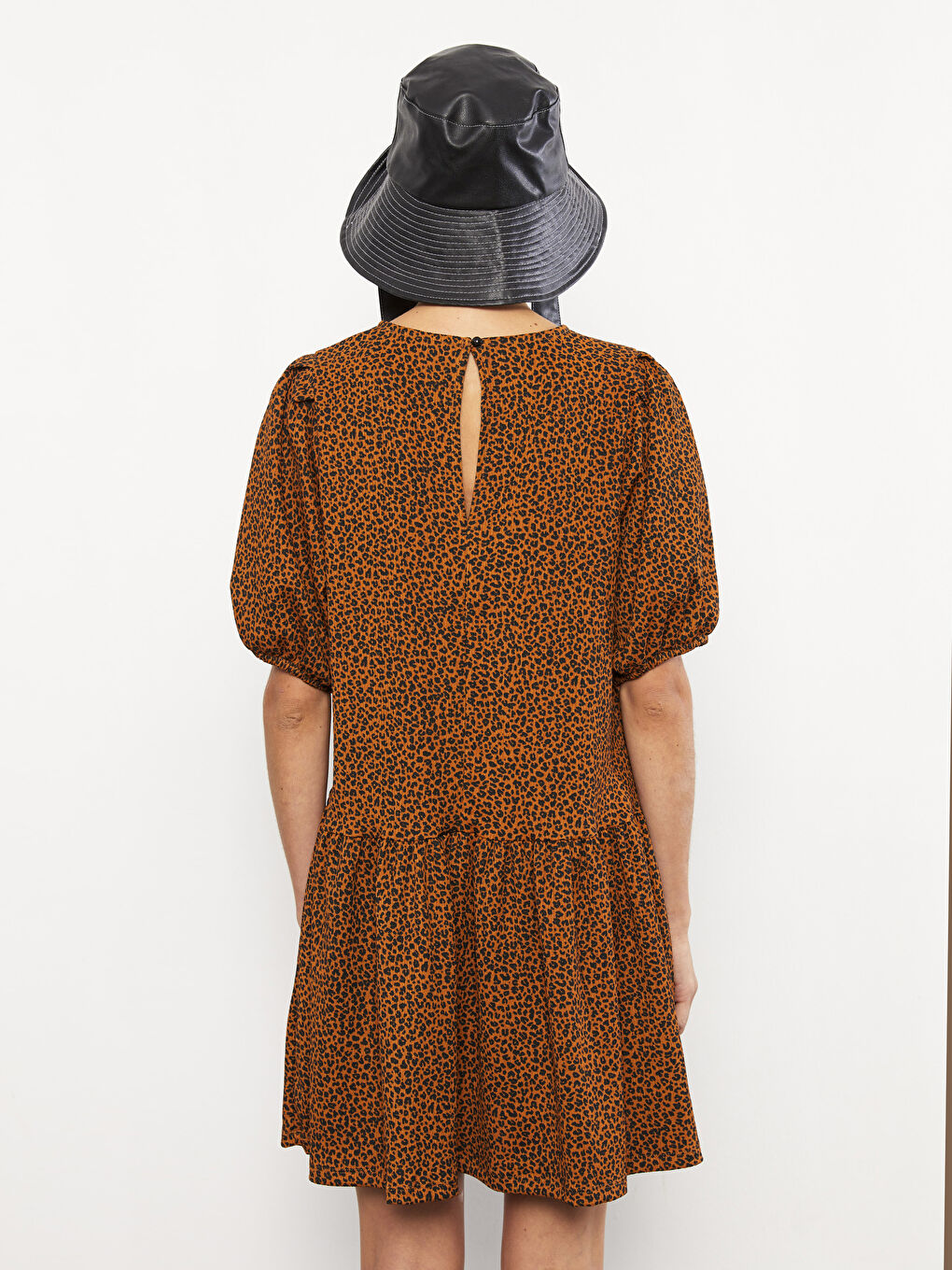 Siyah Bisiklet Yaka Desenli Kısa Kollu Kadın Elbise-4