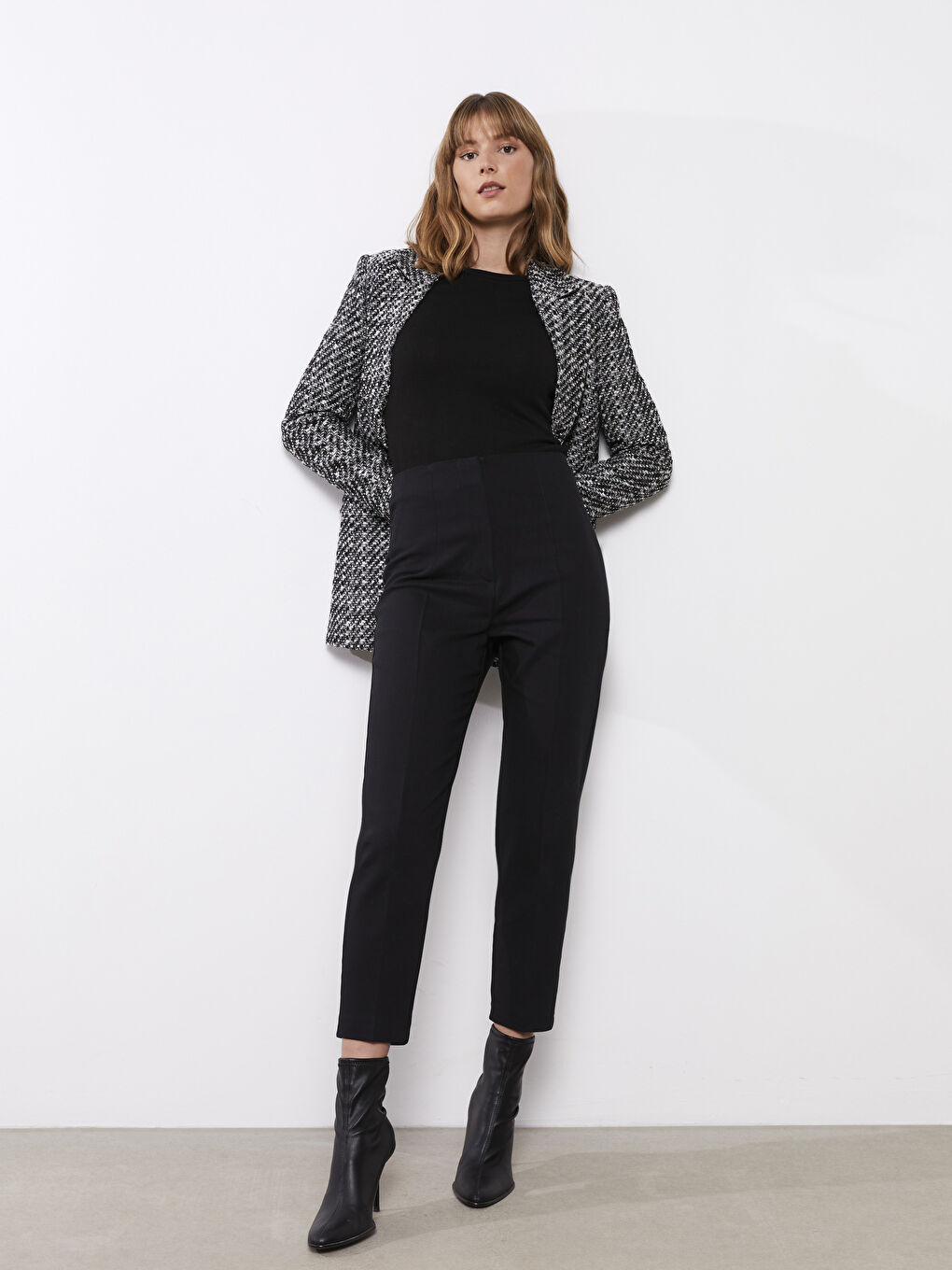 Women's Standard Fit Plain Trousers-1