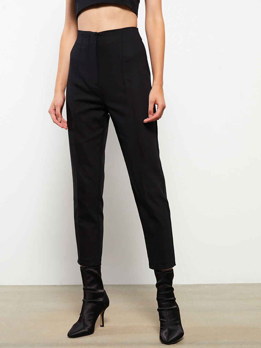 Women's Standard Fit Plain Trousers-4