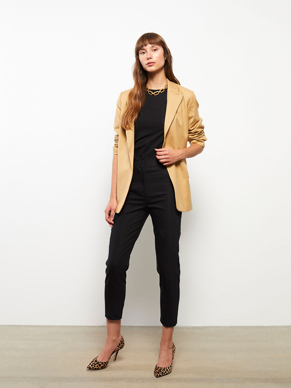 Siyah Kadın Standart Fit Düz Pantolon-1