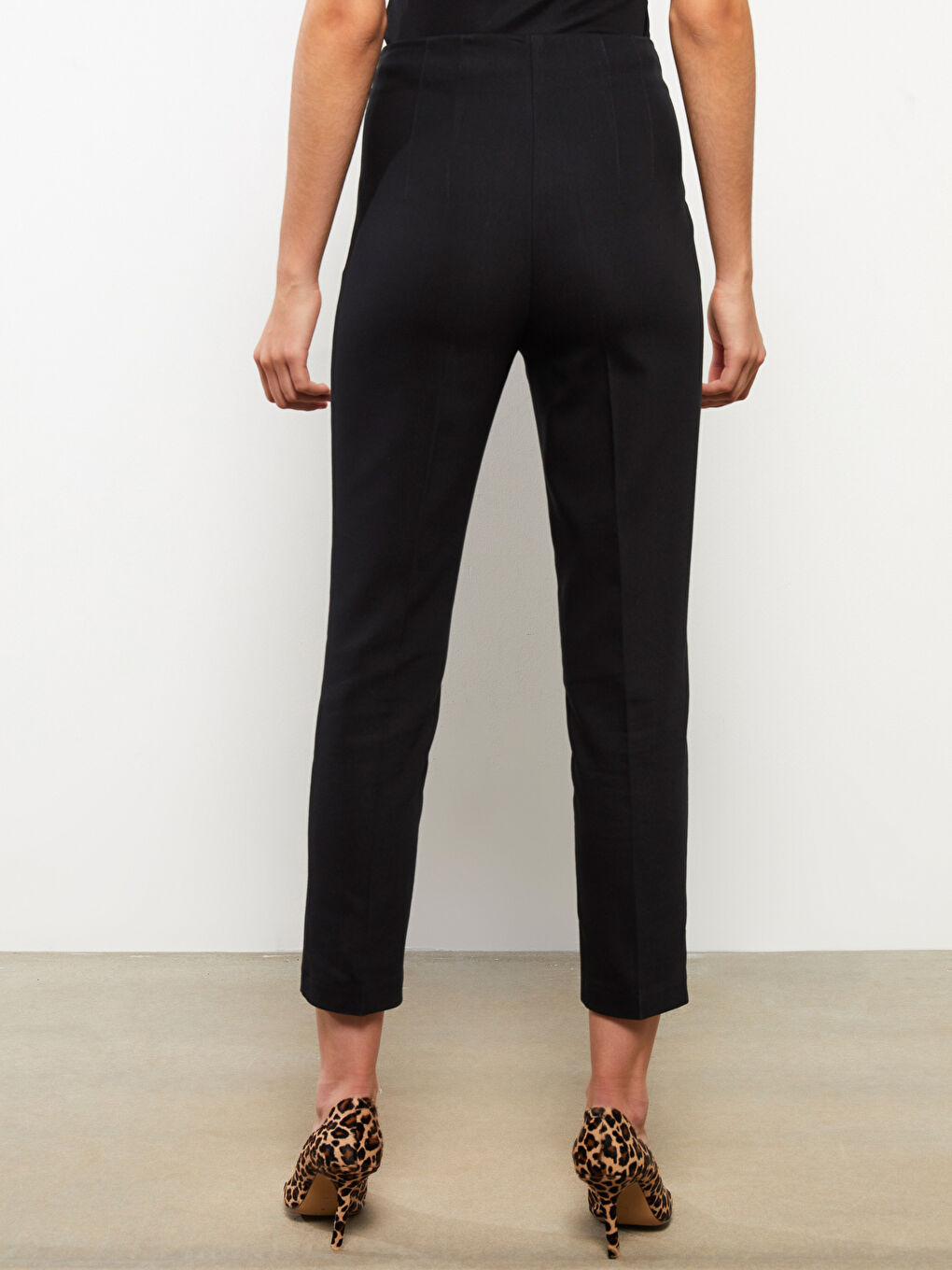 Siyah Kadın Standart Fit Düz Pantolon-4