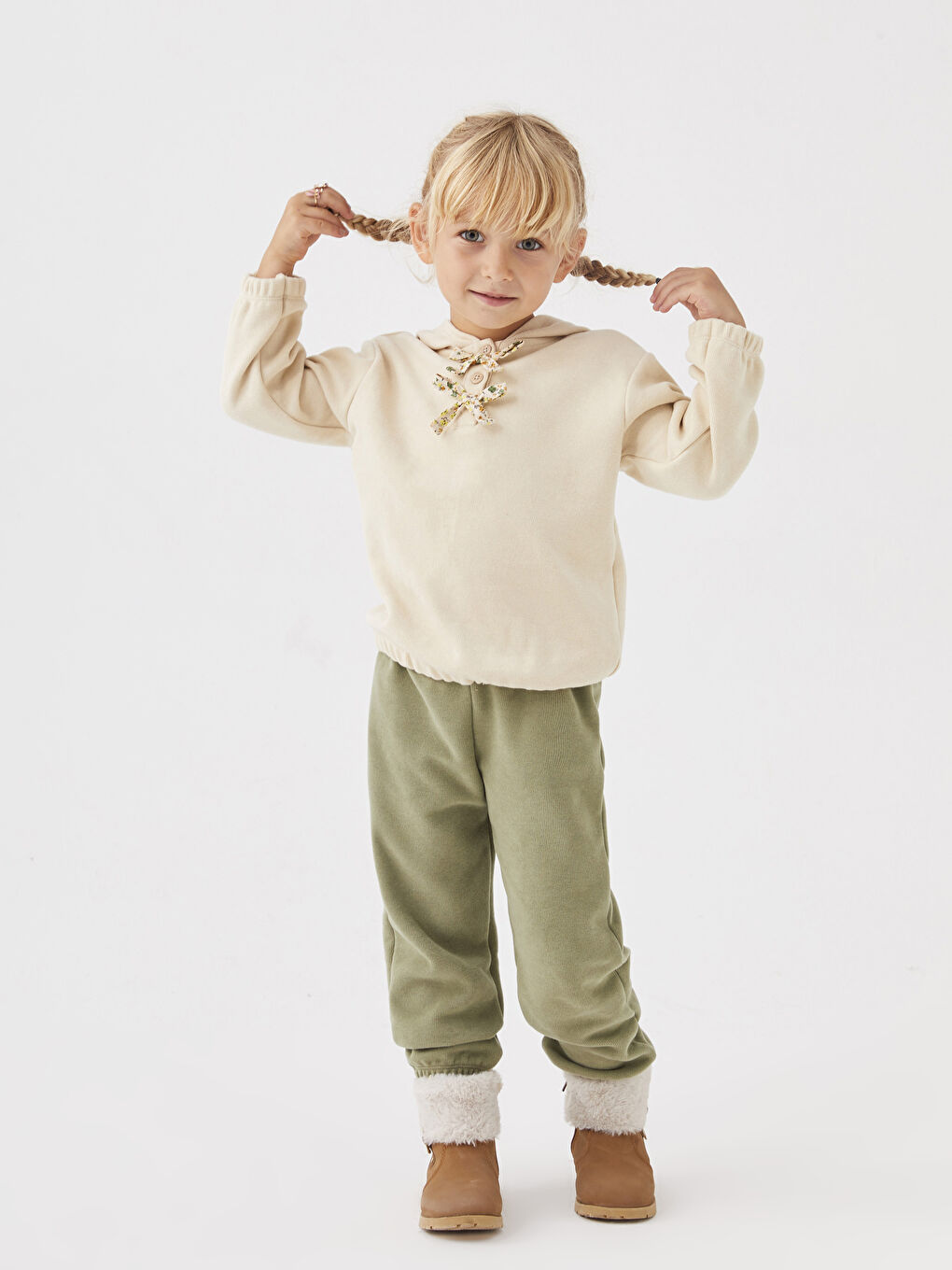 LCW baby Kapüşonlu Uzun Kollu Basic Kız Bebek Sweatshirt ve Eşofman Alt 2'li Takım -W2FT29Z1-FUP