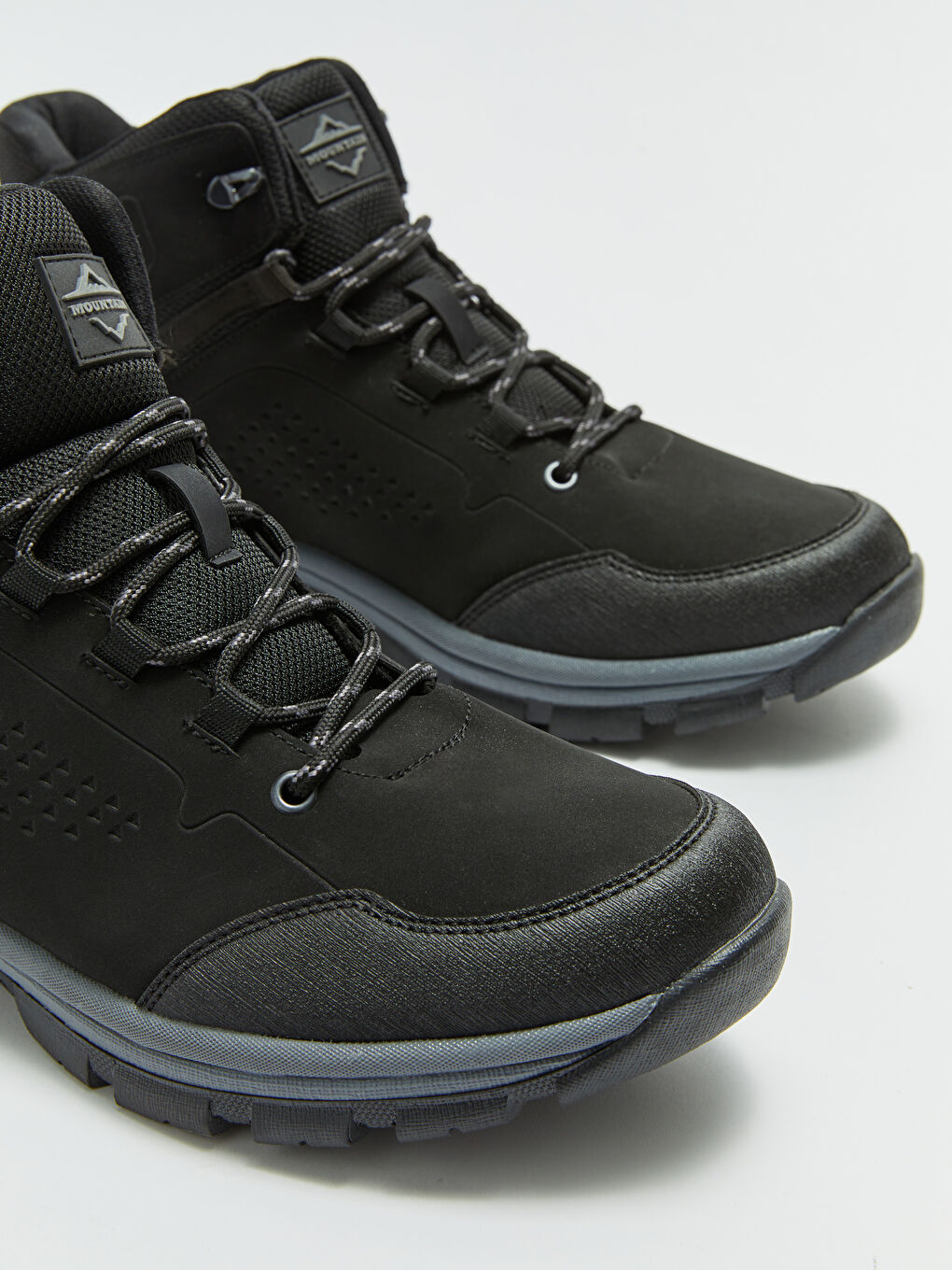 LCW STEPS Bottes de Trekking à Semelle Épaisse à Lacets pour Hommes -W2FT34Z8-RQM