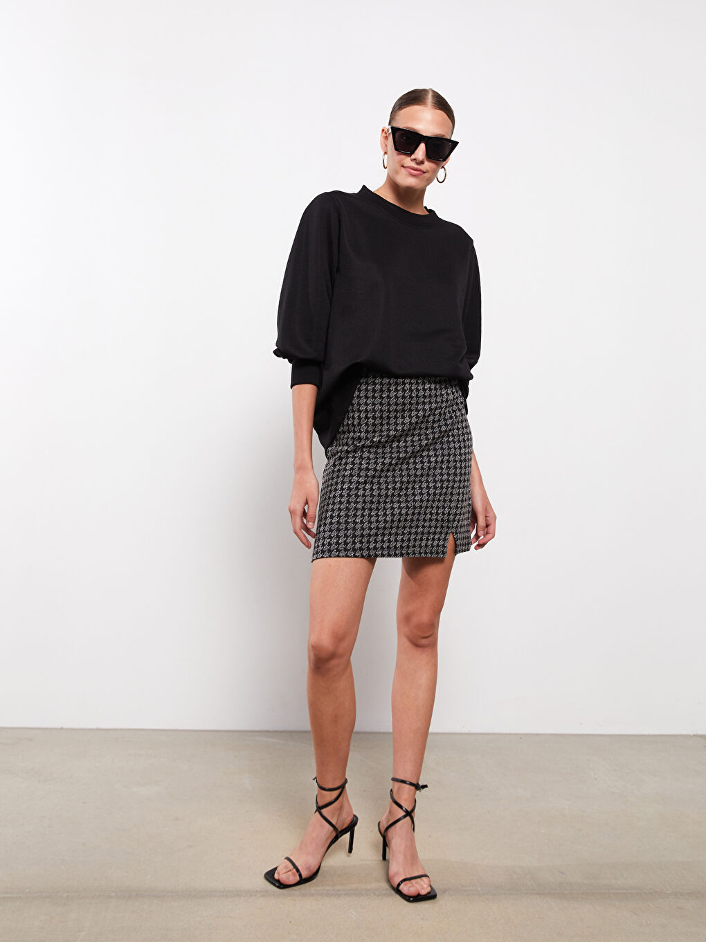 Siyah Dar Fit Desenli Kadın Kalem Etek-1