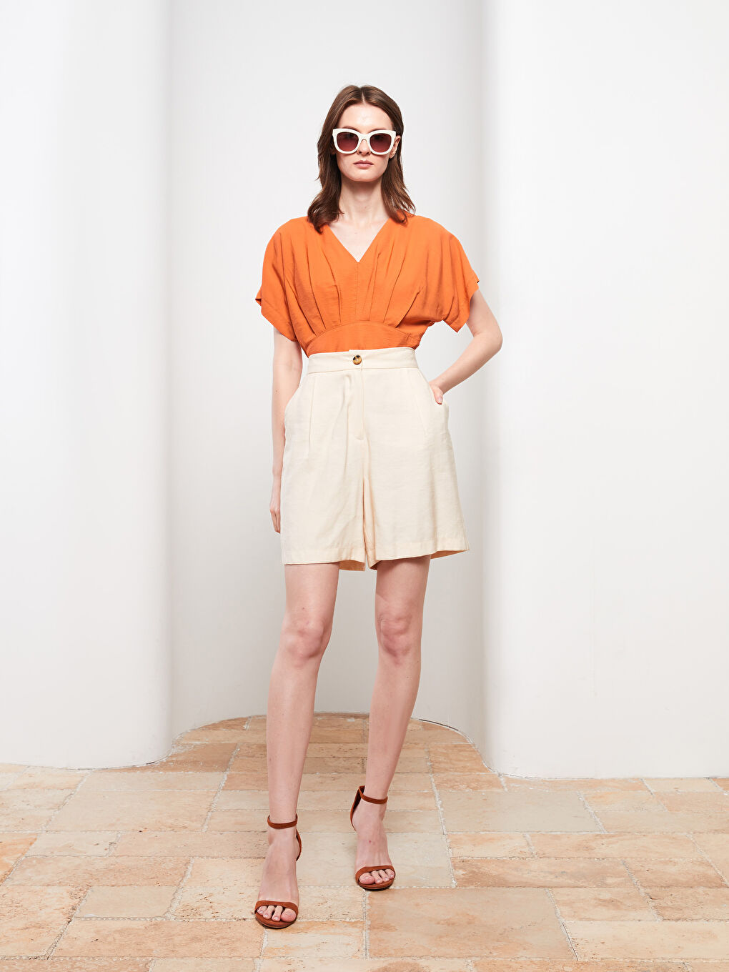 Turuncu V Yaka Düz Kısa Kollu Kadın Bluz-2