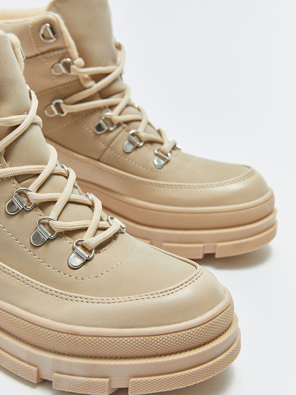 Bej Bağcıklı Deri Görünümlü Kadın Bot-2