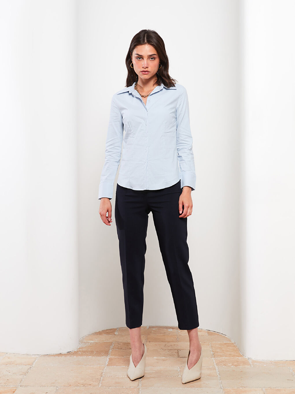 Mavi Önden Düğme Kapamalı Düz Uzun Kollu Poplin Kadın Gömlek-1