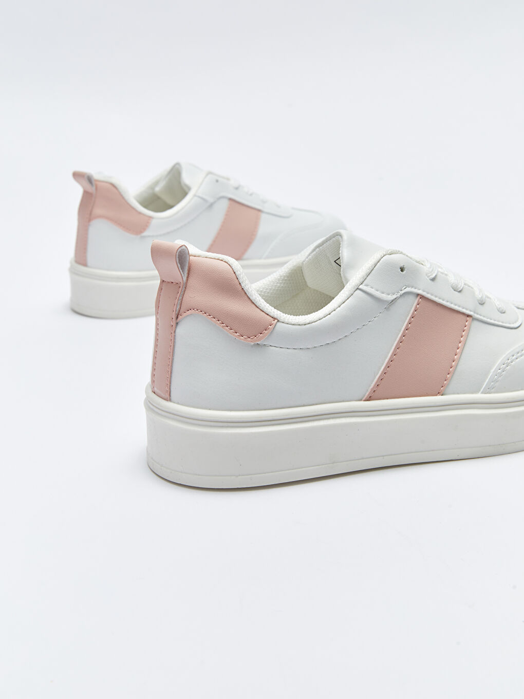 Bej Deri Görünümlü Bağcıklı Kadın Spor Ayakkabı-4