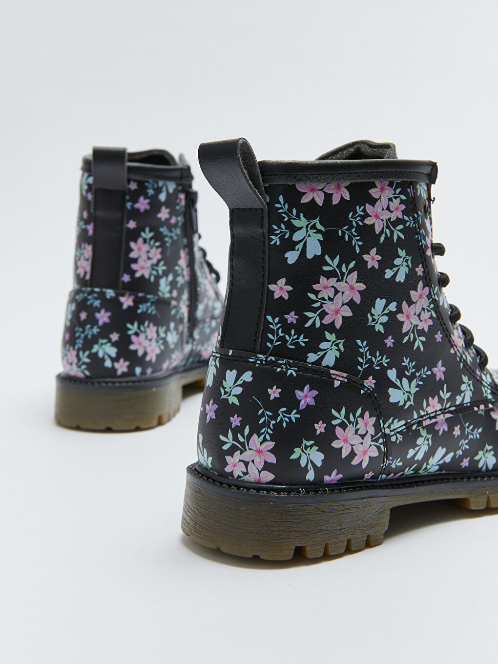 Siyah Deri Görünümlü Baskılı Bağcık ve Fermuarlı Kız Çocuk Bot-4