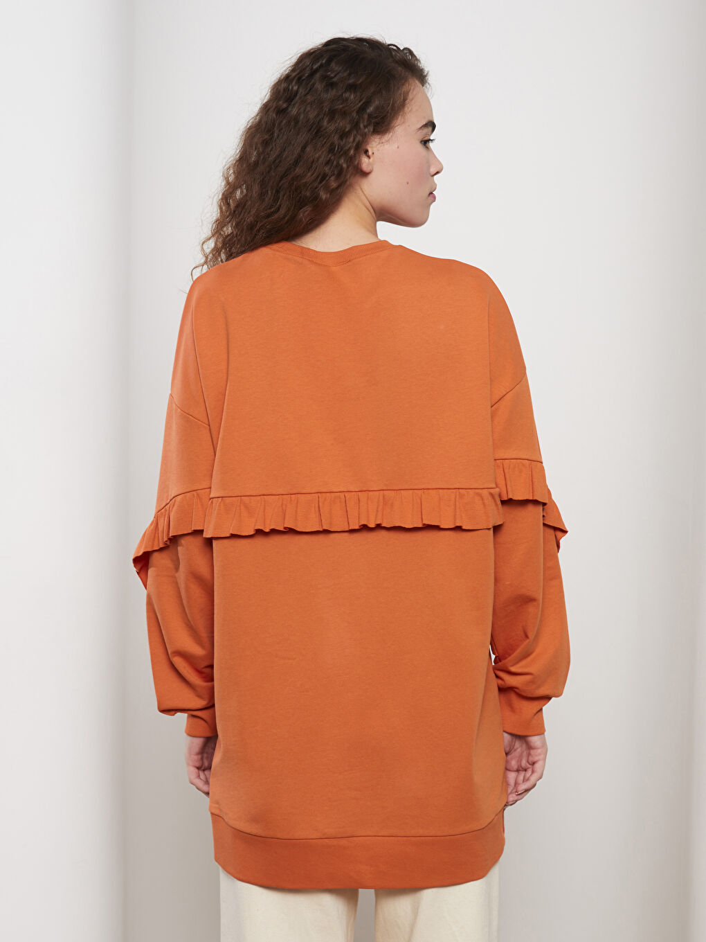 Turuncu Bisiklet Yaka Nakışlı Uzun Kollu Oversize Kadın Sweatshirt Tunik-4