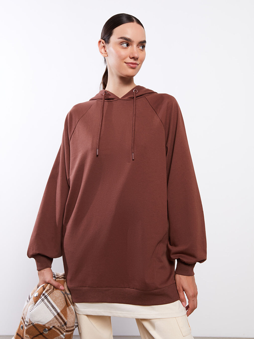 LCW Modest Kahverengi Kapüşonlu Düz Uzun Kollu Oversize Kadın Sweatshirt Tunik