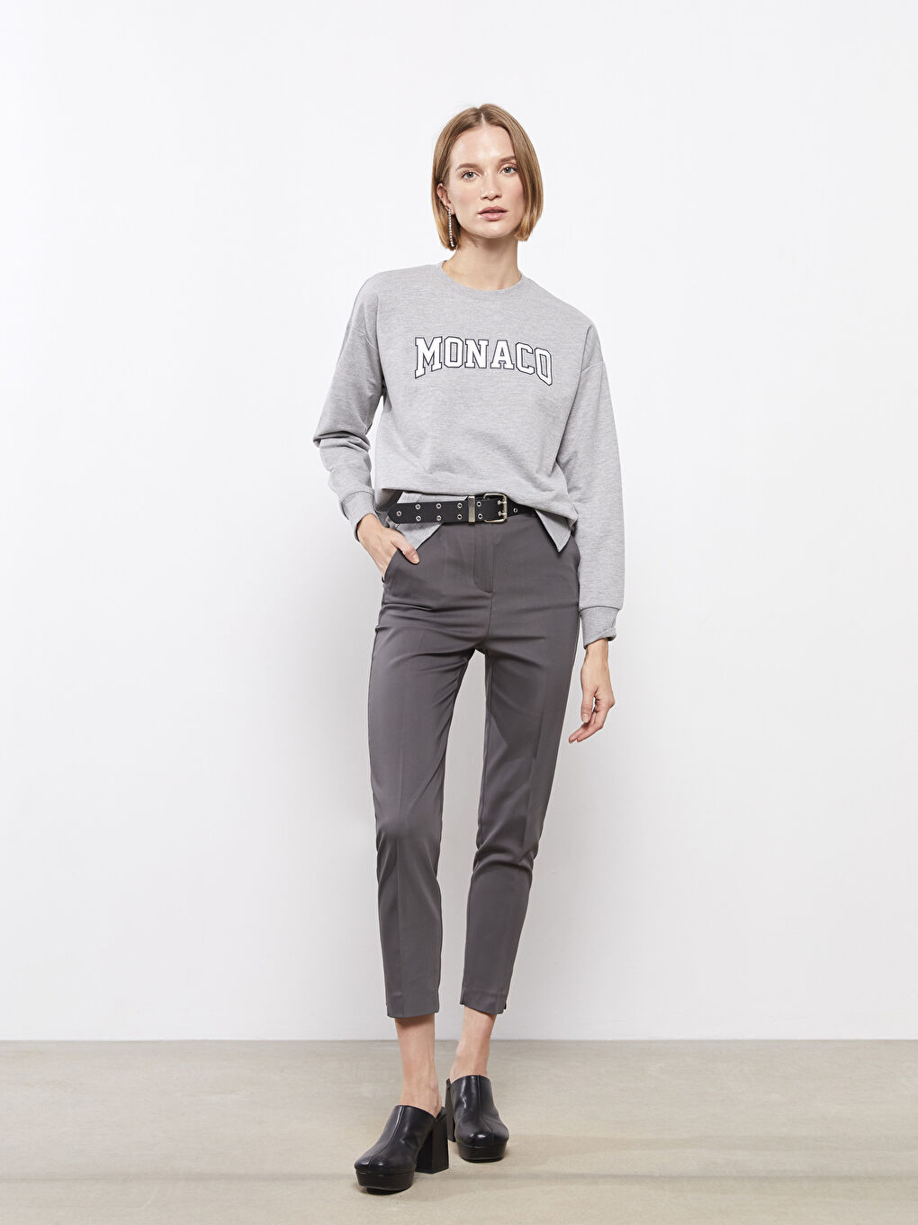 Crew Neck Printed Long Sleeve Women's Sweatshirt-1