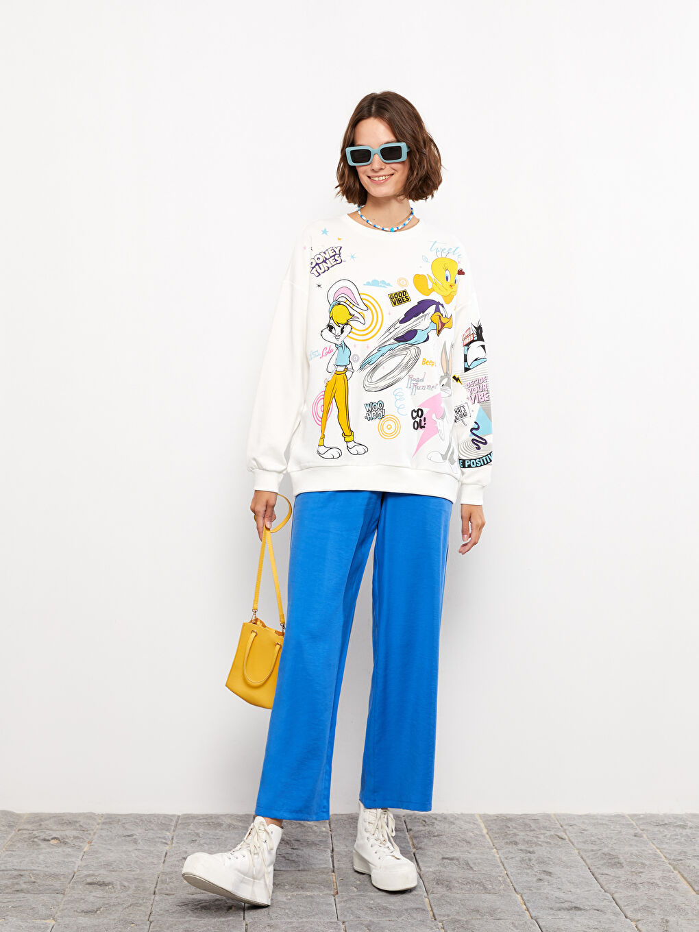 Свитшот с круглым вырезом, с принтом Багз Банни, с длинным рукавом для женщин