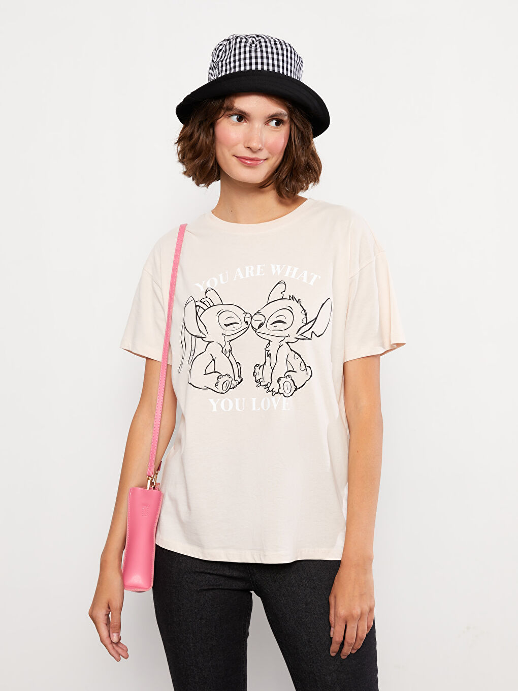 تيشيرت ياقة دائرية مطبوع ليلو وستيتش كم قصير قطن للسيدات-1