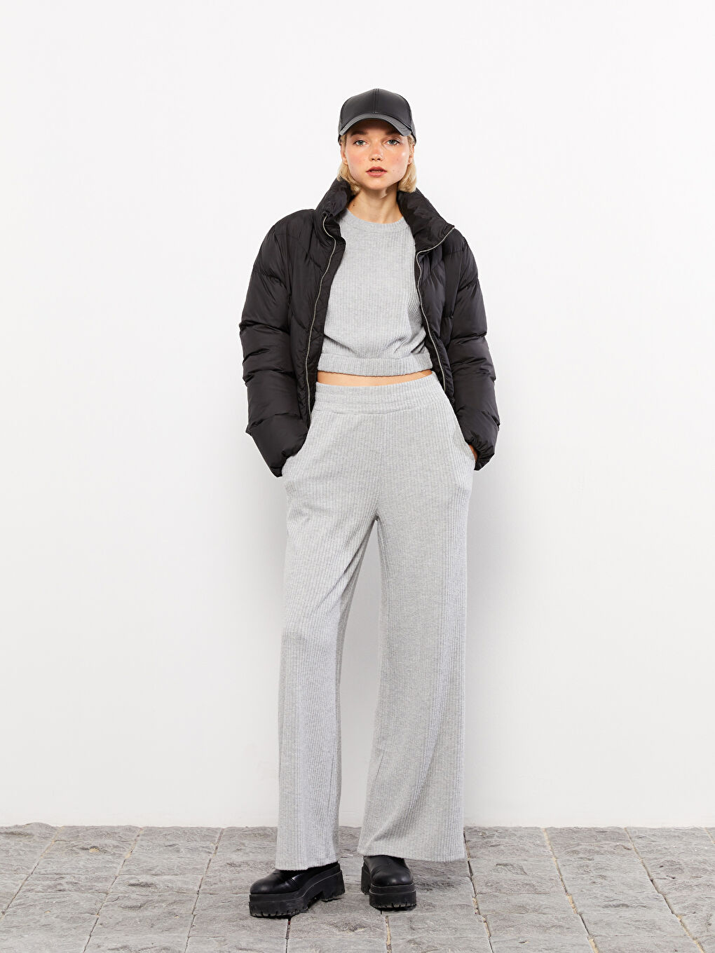 ქალებისთვის ელასტიური წელის უბრალო სპორტული შარვალი