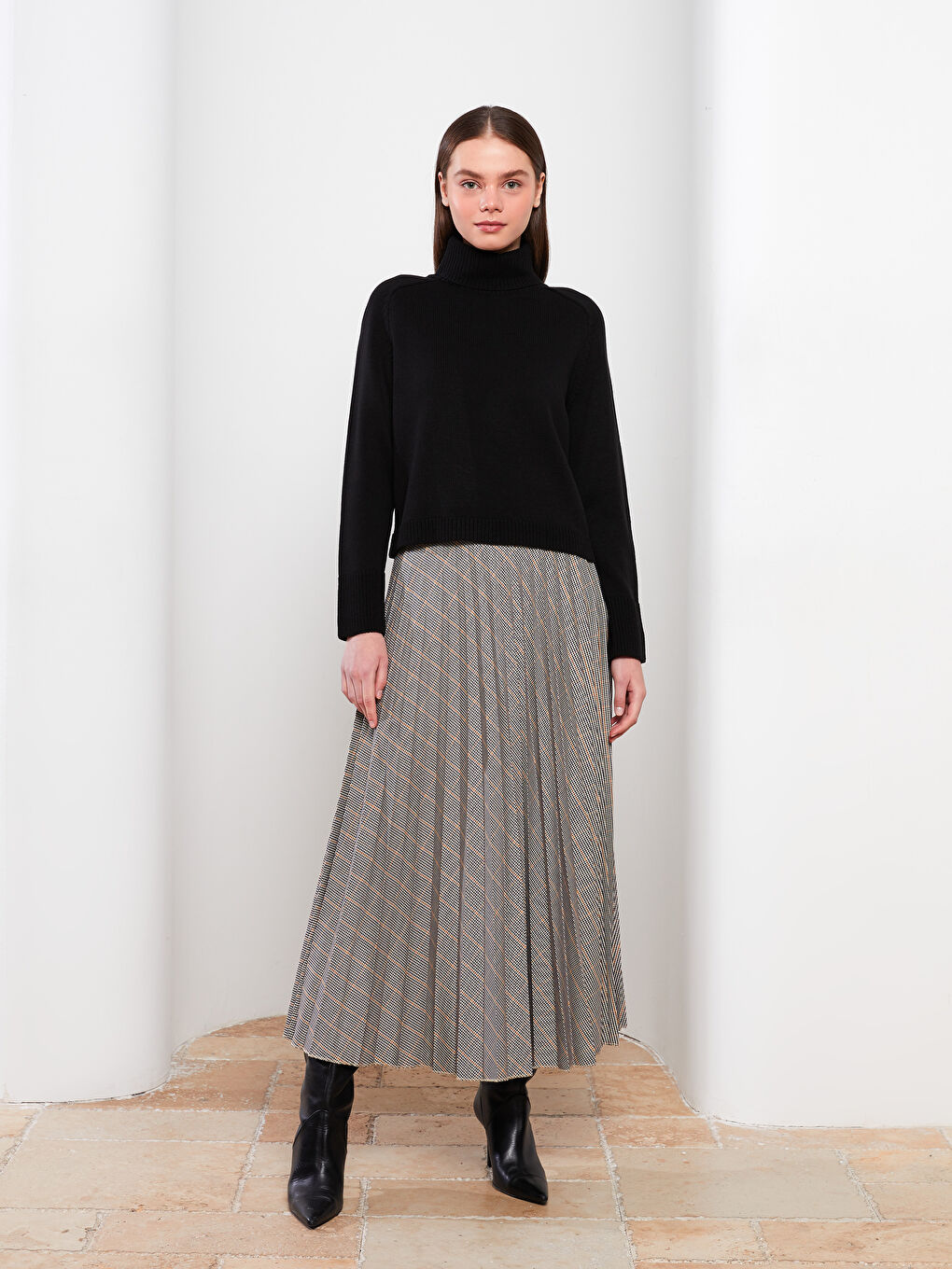 Siyah Balıkçı Yaka Düz Uzun Kollu Kadın Triko Kazak-2