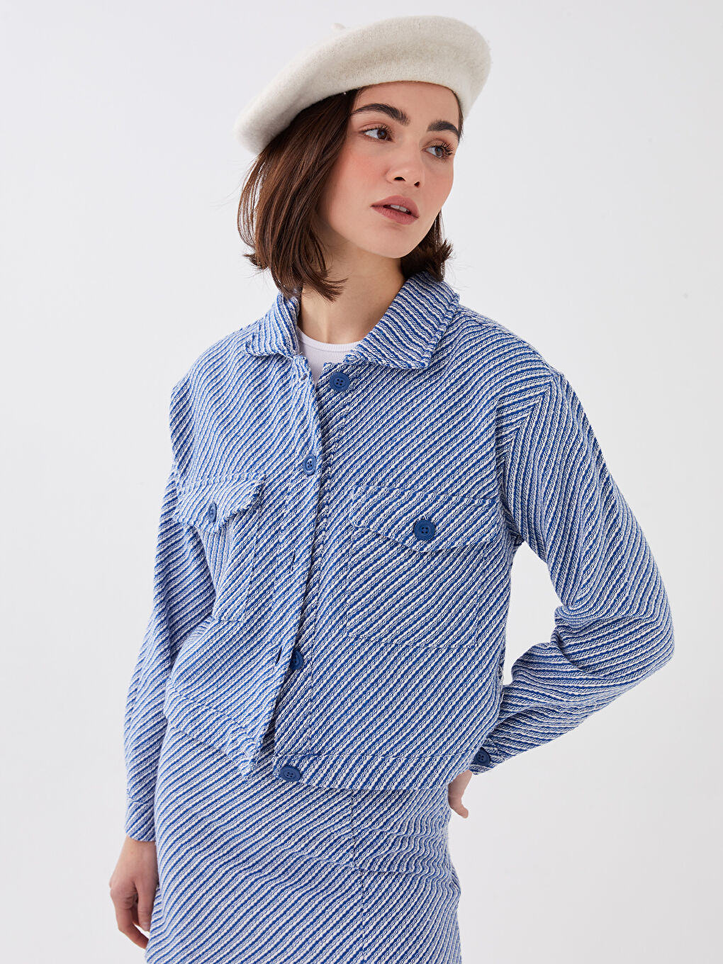 Mavi Gömlek Yaka Desenli Uzun Kollu Kadın Ceket
