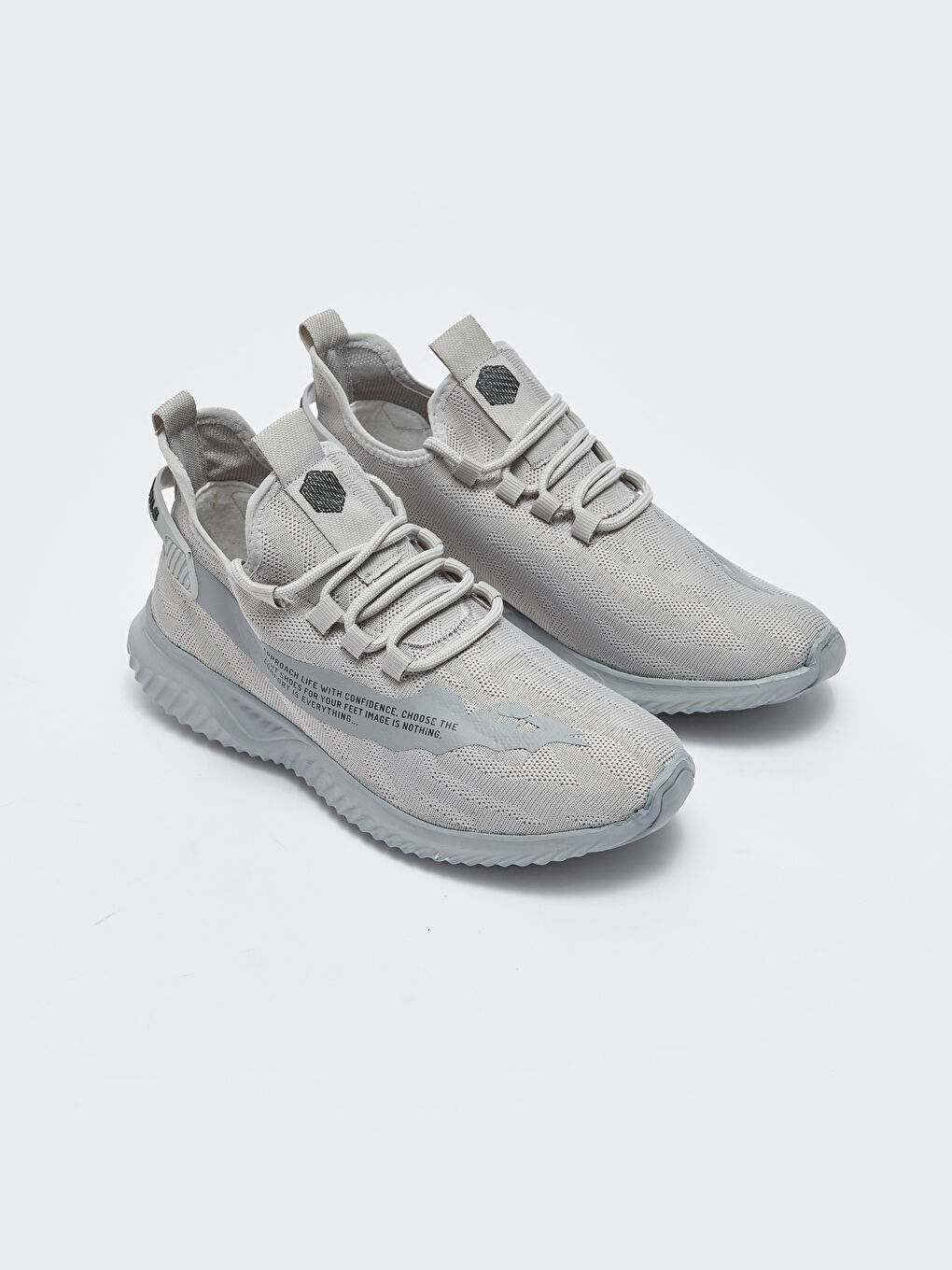 Мужские активные кроссовки на шнуровке