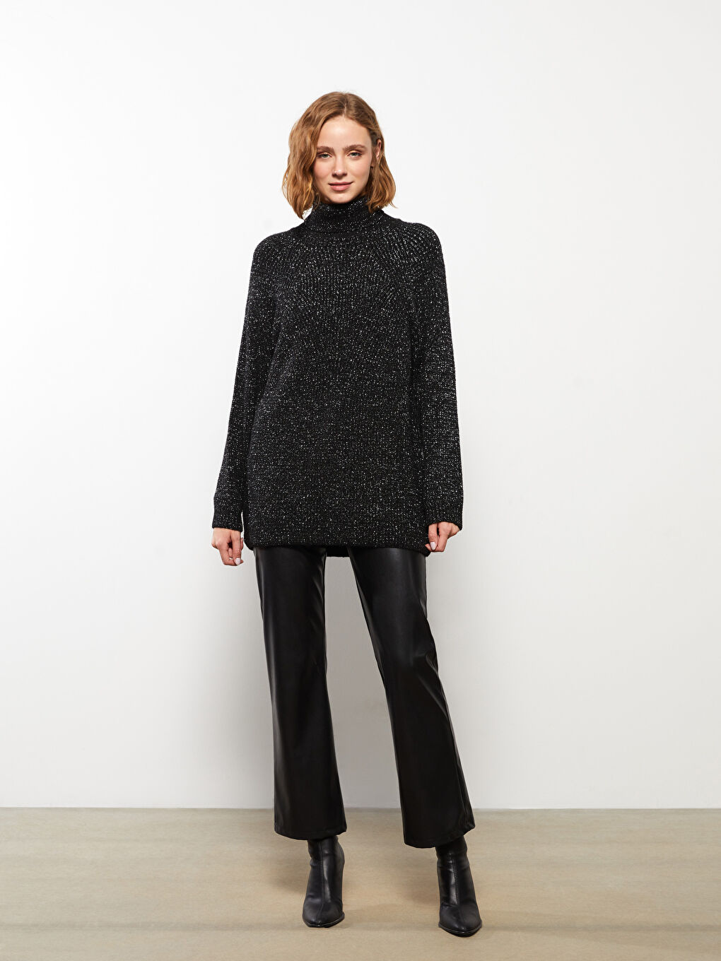 Siyah Balıkçı Yaka Düz Uzun Kollu Kadın Triko Tunik-1