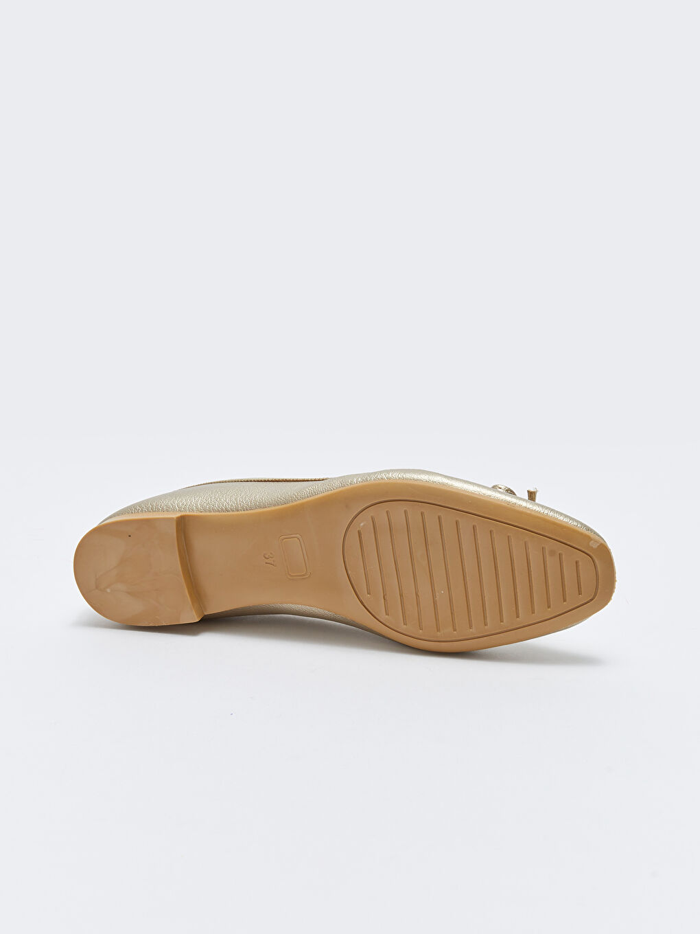 Bej Deri Görünümlü Fiyonklu Kadın Babet-3