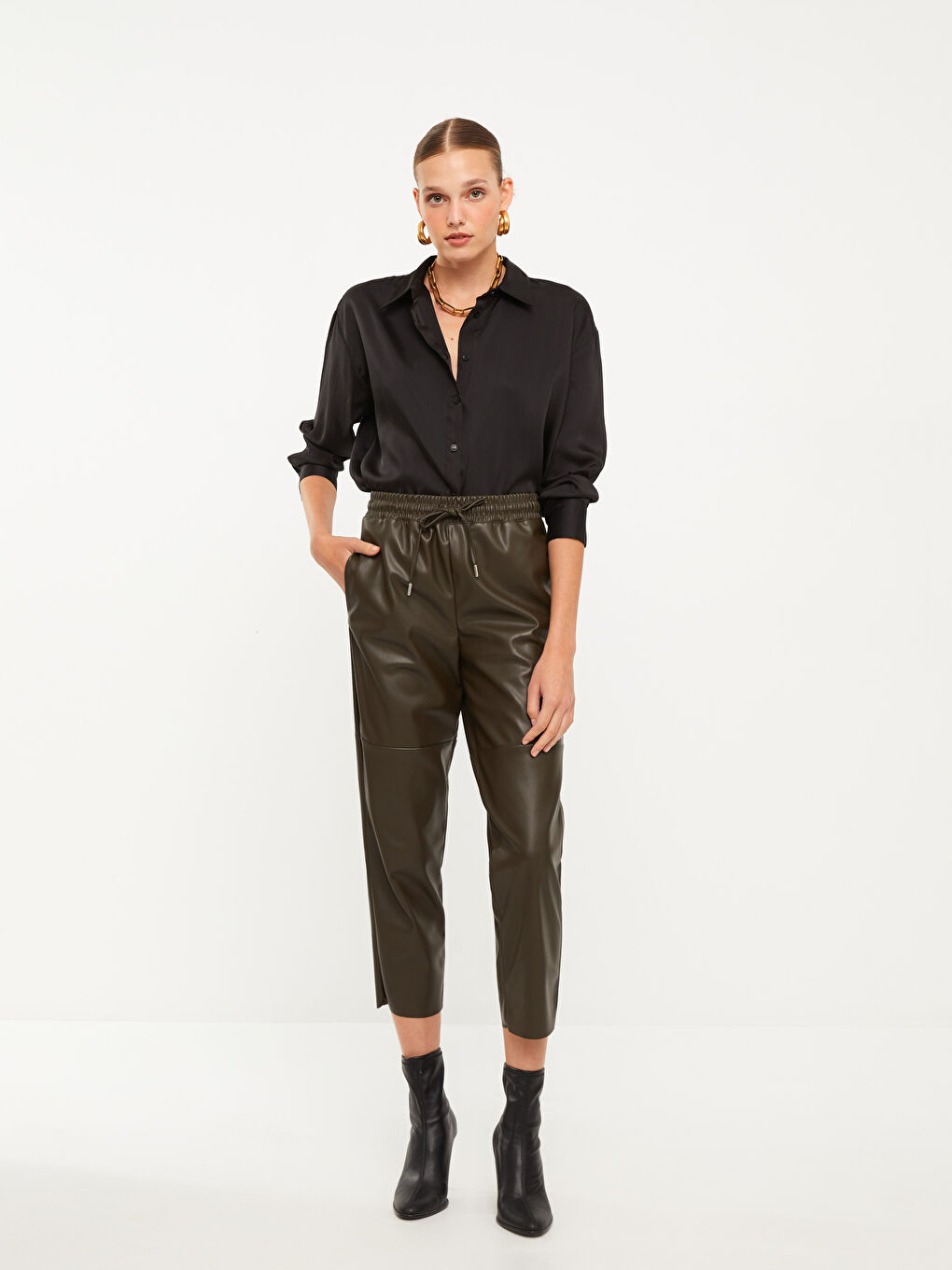 Haki Beli Lastikli Deri Görünümlü Kadın Pantolon-3