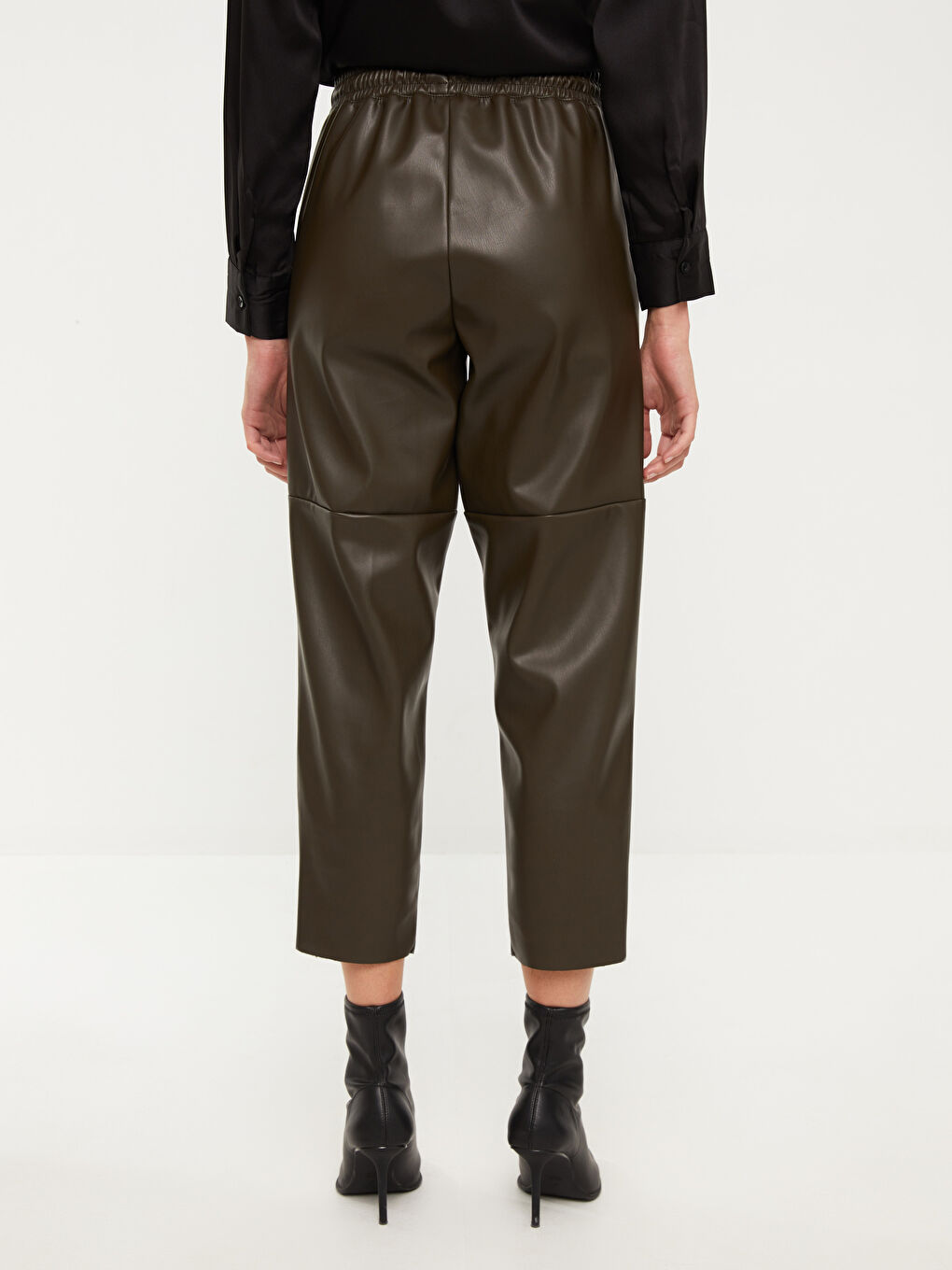 Haki Beli Lastikli Deri Görünümlü Kadın Pantolon-9