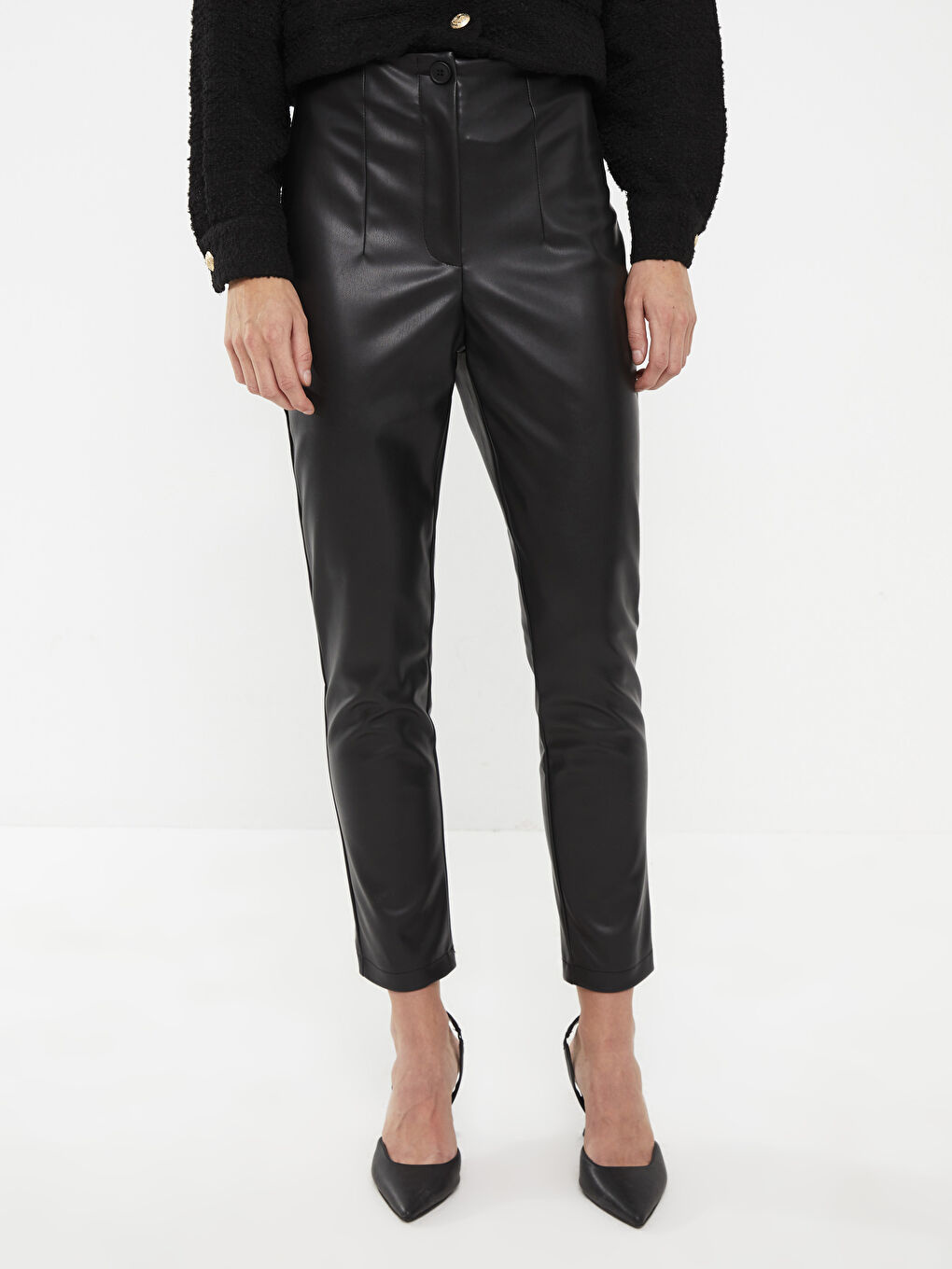 Siyah Standart Fit Düz Deri Görünümlü Kadın Pantolon-2