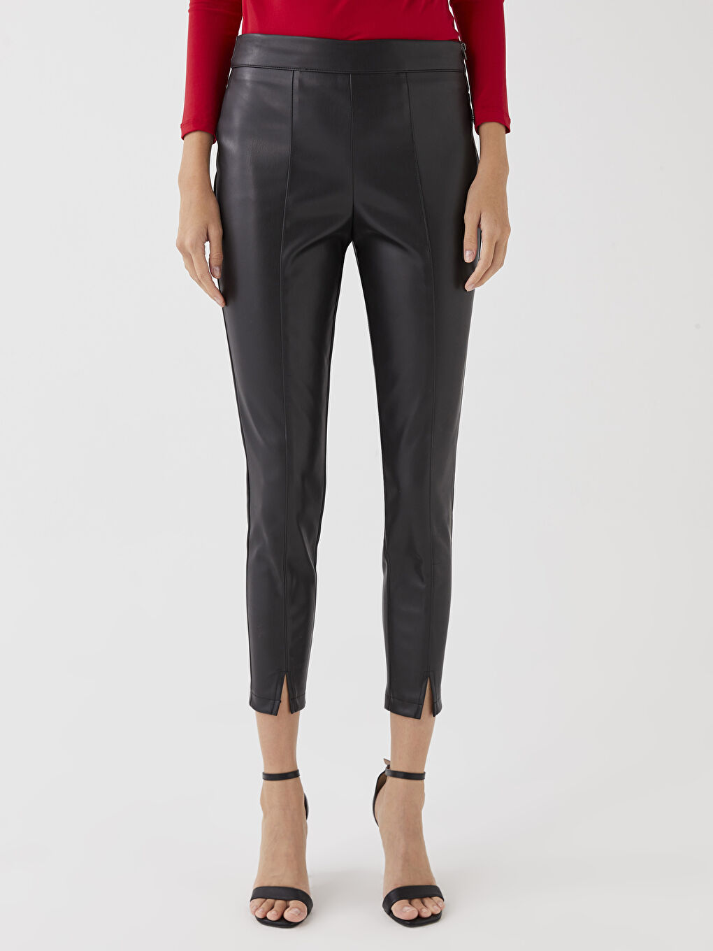 Siyah Standart Fit Düz Deri Görünümlü Kadın Pantolon-2