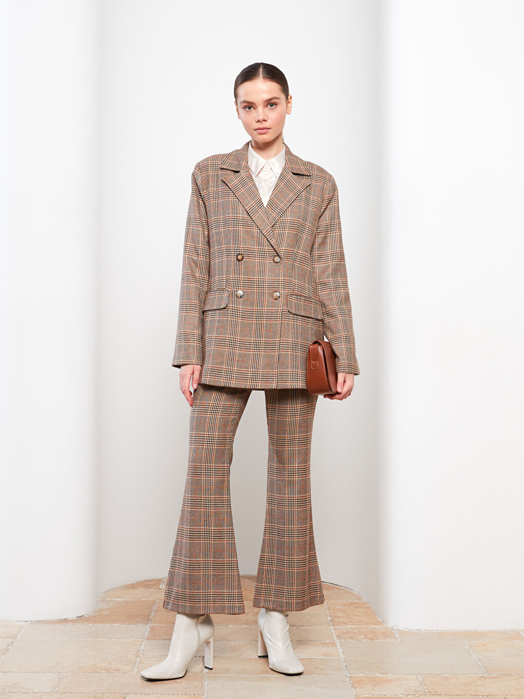 Front Buttoned Plaid Long Sleeve Women's Jacket-2