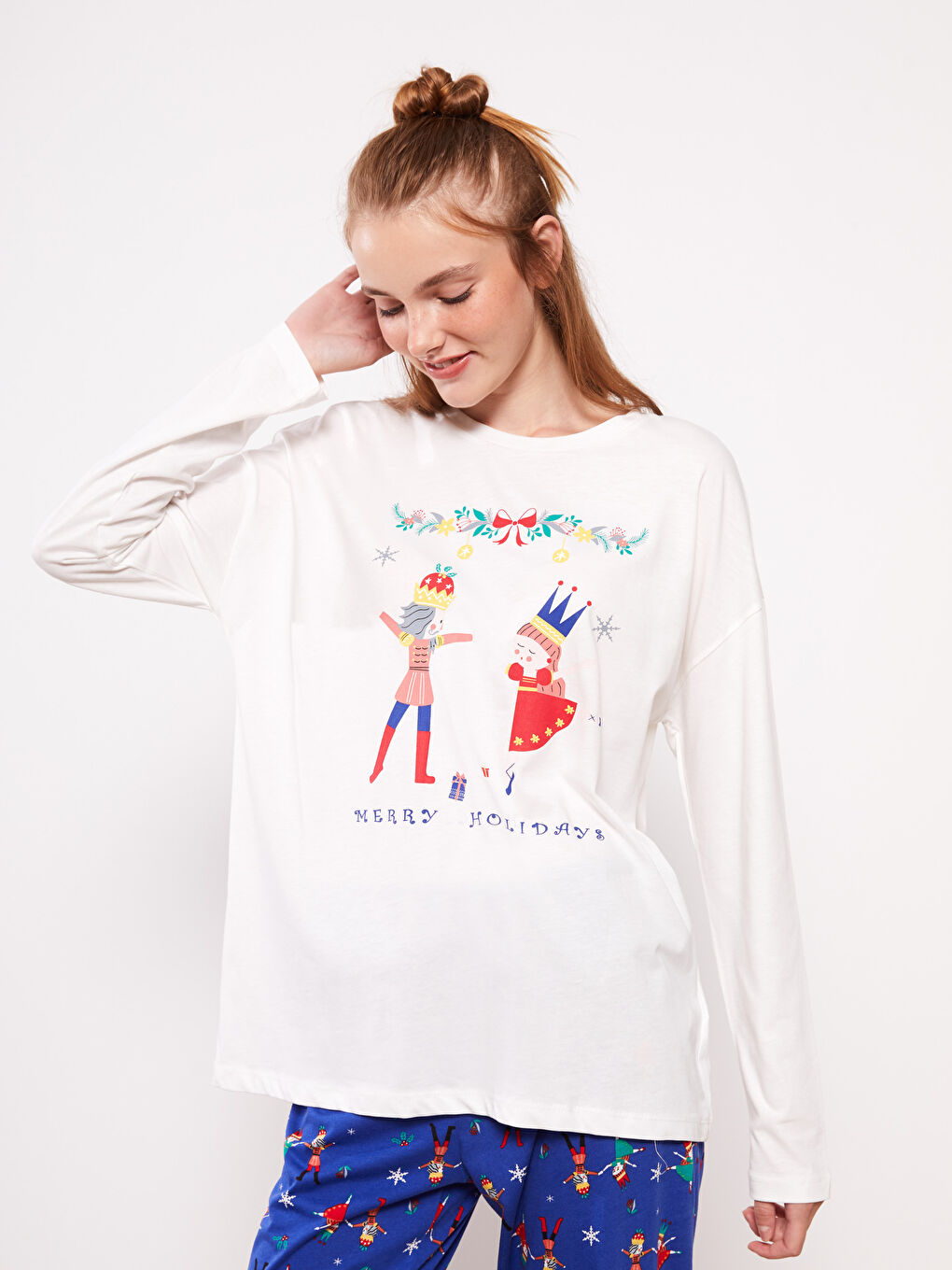 әйелдерге арналған жаңа жылдық тақырыптағы ұзын жеңді дөңгелек жағалы мақта пижама жинағы